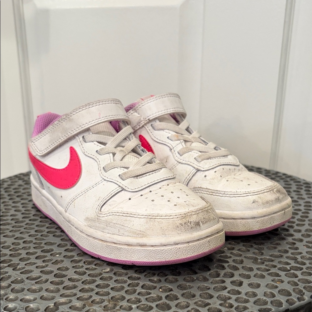 Nike Kids White Sneakers with Hot Pink Swoosh US 1Y